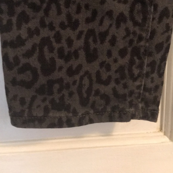Gap Denim Women’s Pants Legging size 14/32R Leopard Print in great condition - Picture 11 of 14